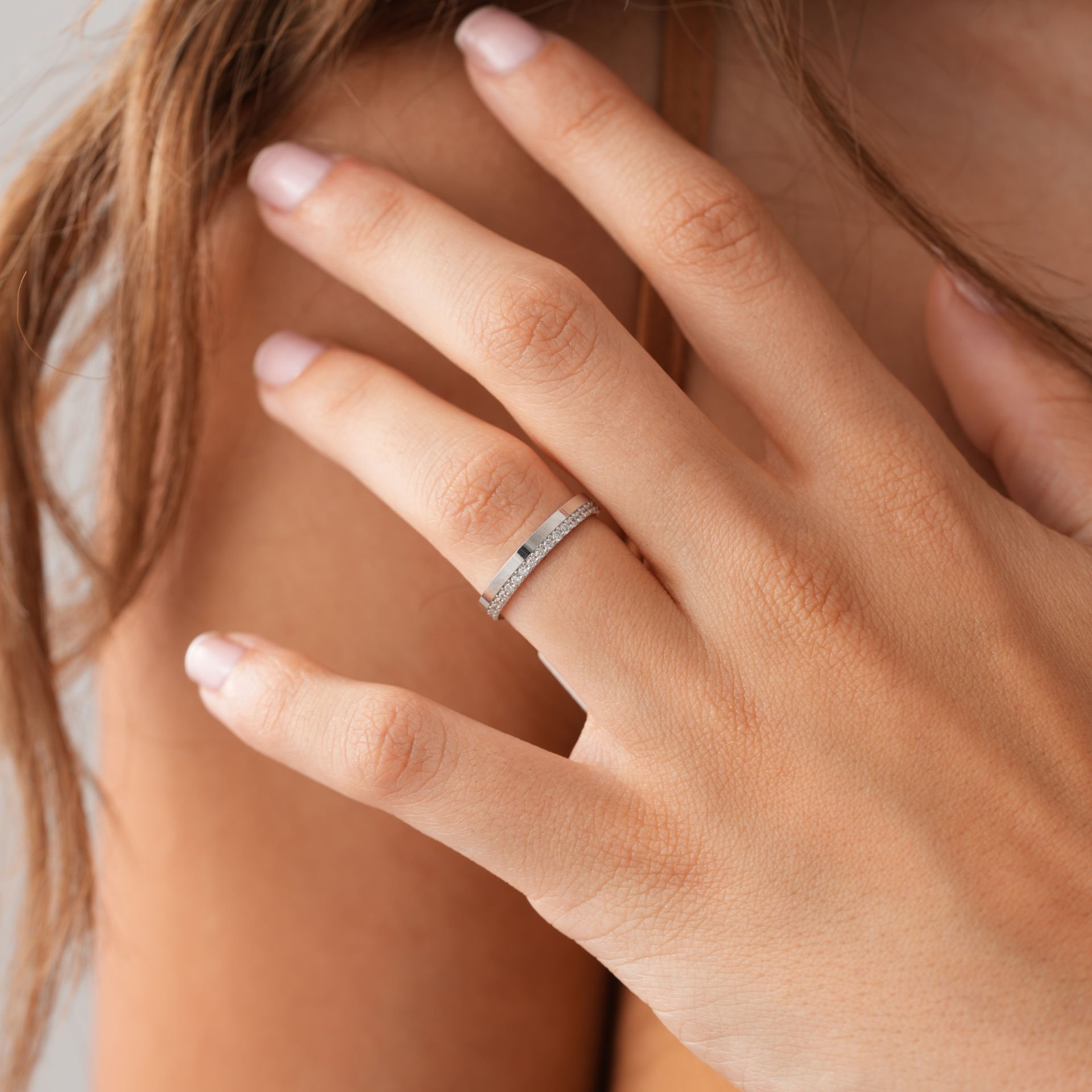 Taşlı Beyaz Alyans Sadece Bayan