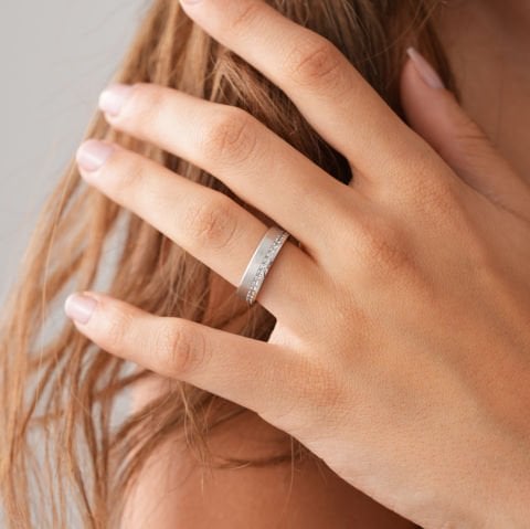 Beyaz Taşlı Alyans